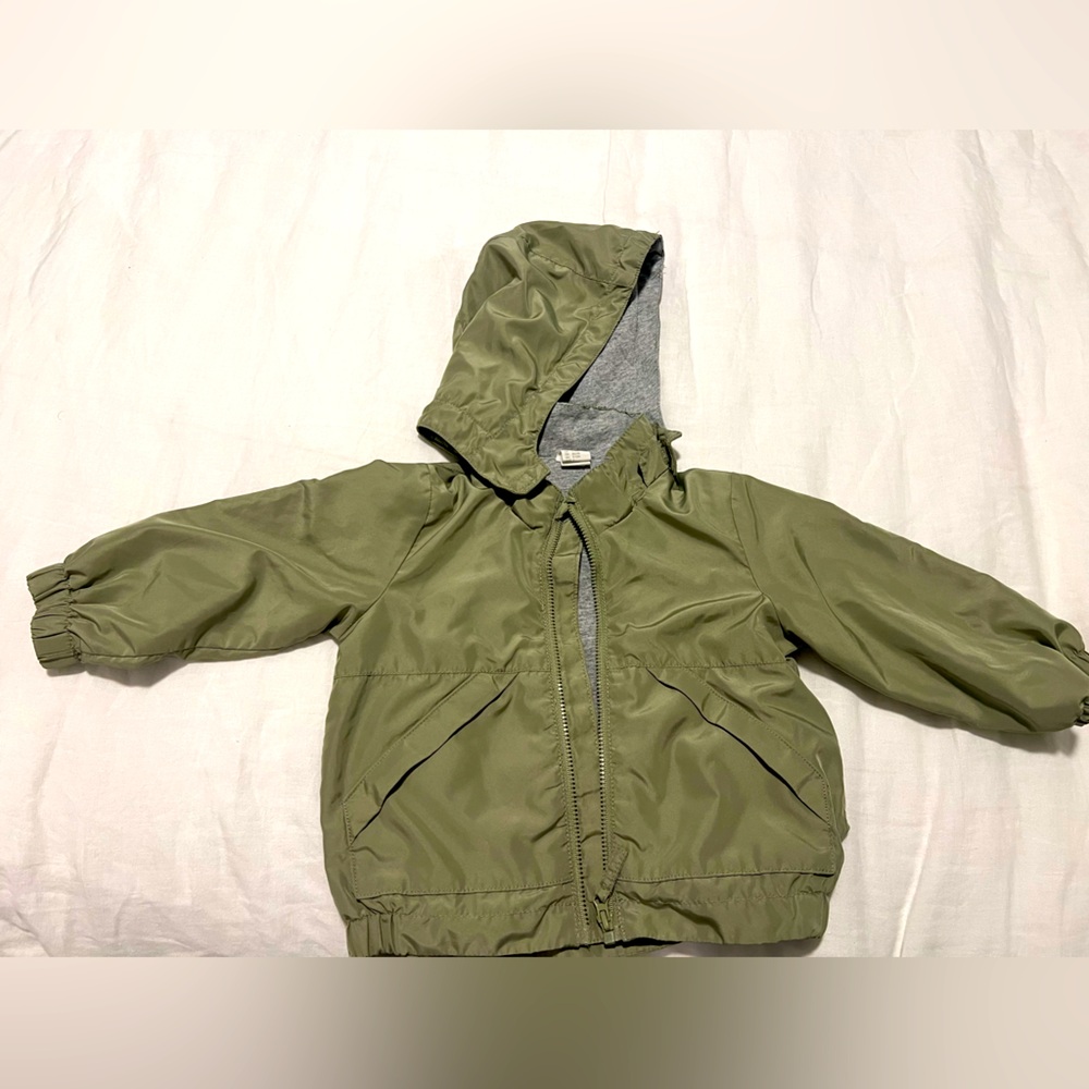 H&M green raincoat with removable hood & warm lining size 12 months